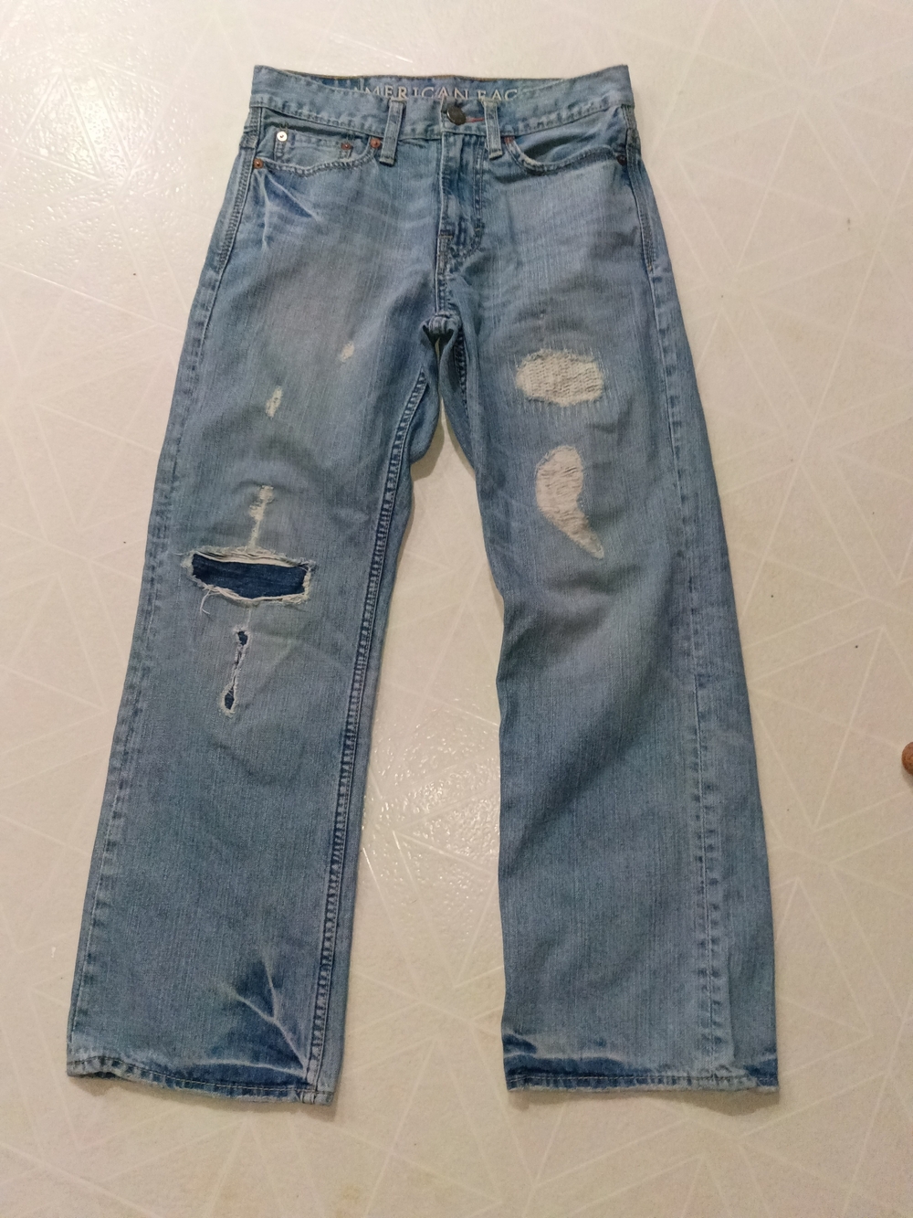 American Eagle Light Wash Distressed Straight-Leg Jeans